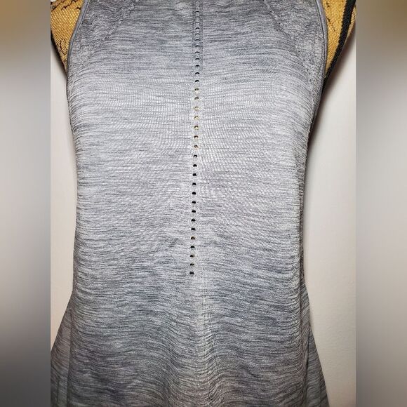 ATHLETA Foothill Seamless Tank in Grey Size S - Picture 4 of 10